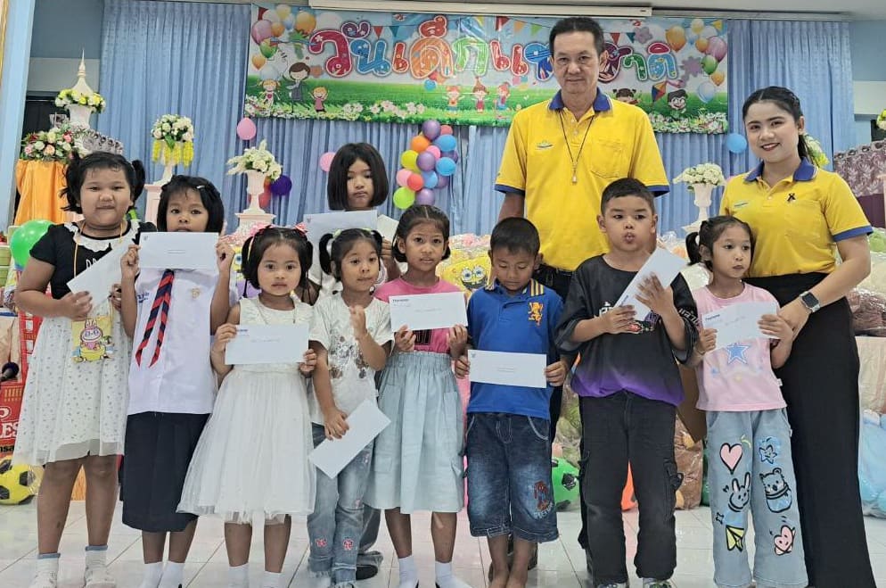 ชุมชนและสังคม :  มอบทุนการศึกษา